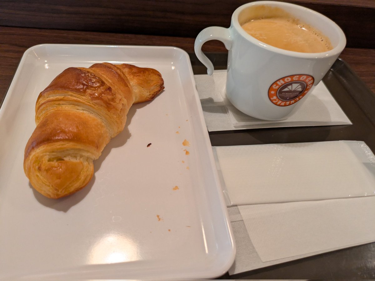 070127a's tweet photo. 1人になったのでモーニング🥐☕はよ総会行かな https://t.co/NQ65w31rfH