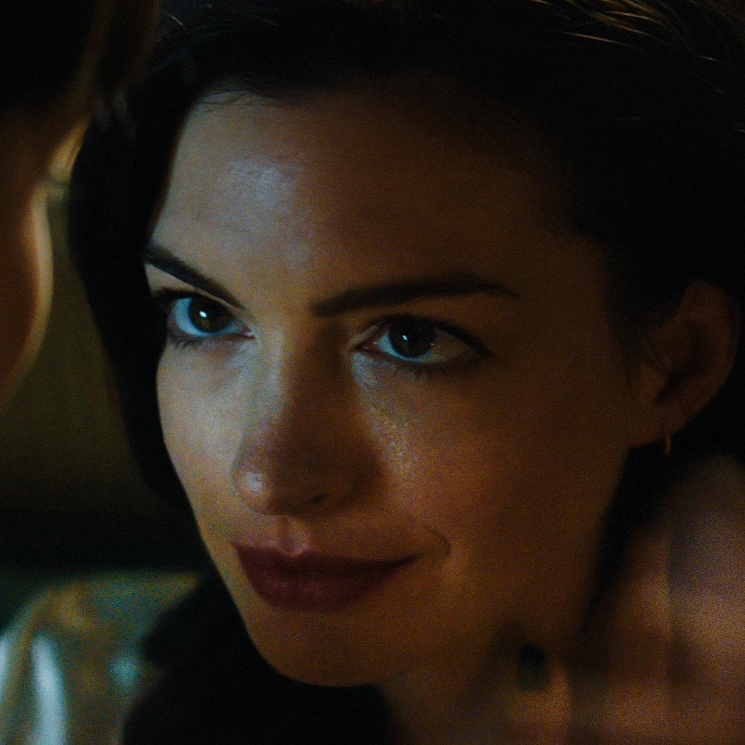 Anne Hathaway Brasil ⚔️ tweet media