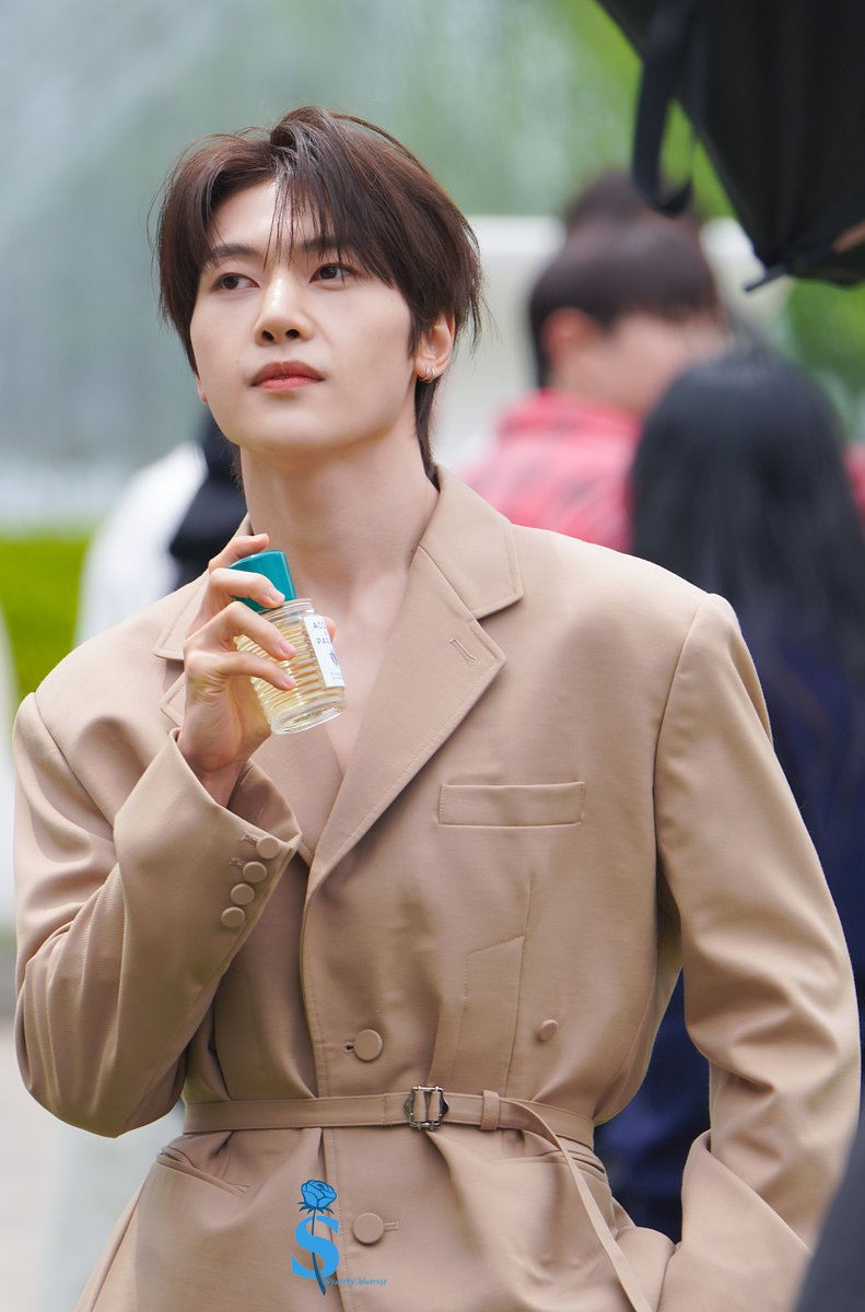 sweety_bluerose's tweet image. 260428 ACQUA DI PARMA  Pop up🧡

#석매튜 #SEOKMATTHEW #ソクマシュー 
#제로베이스원 #ZEROBASEONE #ZB1