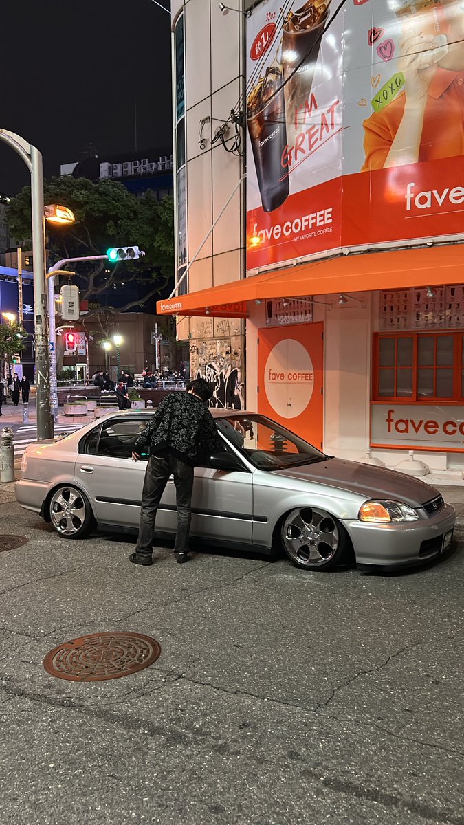____1610_'s tweet photo. 昨晩は🇺🇸にお邪魔しました
ロシアから来たと噂のスープラを見たり
夜風を浴びて気持ちよくなってるハイドロ勢を見て
よだれを垂らしたり
やっぱり車やらないと https://t.co/ZzfkJ7L1xG