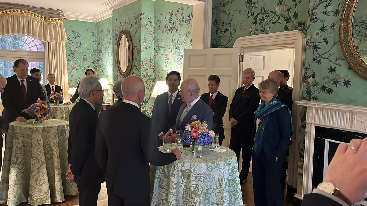 科技大佬们在Blair House见查尔斯。