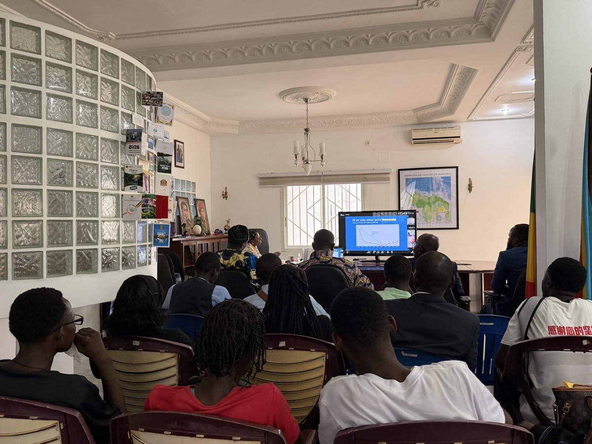 EmbCongo_ve's tweet photo. En el marco del Gran Peregrinaje Nacional, amigos y jóvenes del Congo participaron en el Seminario Internacional “Venezuela vuela libre” y exigieron el cese de las MCU contra el Pueblo de Venezuela. 
@Cancilleria_ve @yvangil 
#BringThemBack
#FreeThemNow
#FreeMaduro
#FreeCilia https://t.co/8ItnFxoqOw