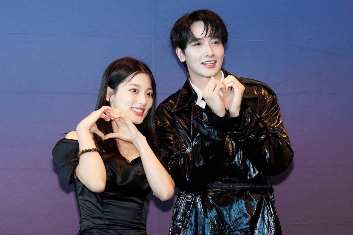 mayurlnxy193297's tweet image. หลงรักแล้วค่าาา🙌 รอชมซีรีส์กับ
เพลงประกอบซีรีส์ The Devil’s Kiss
😈🔥แว้ววววววว

#กองทัพพีค #kongthappeak
#TheDevilsKiss