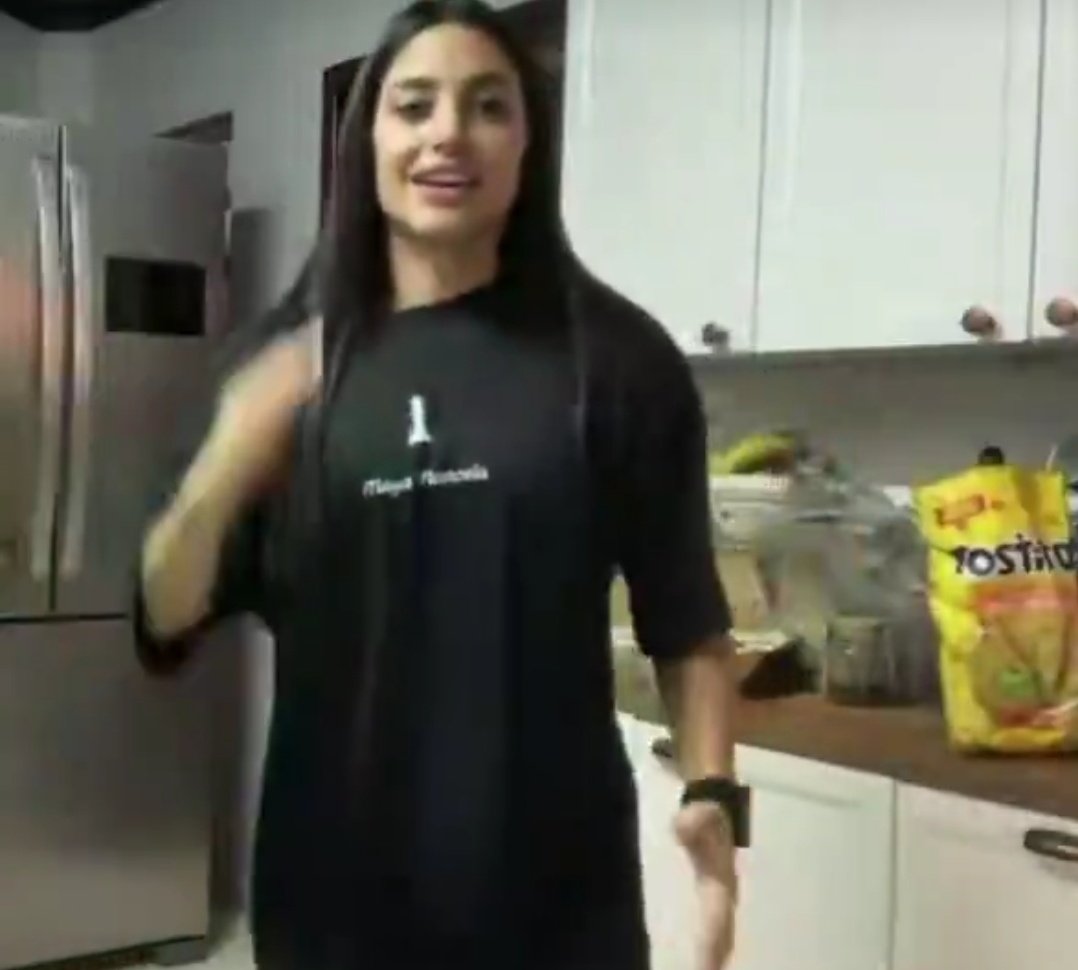 geovana♟️ tweet media