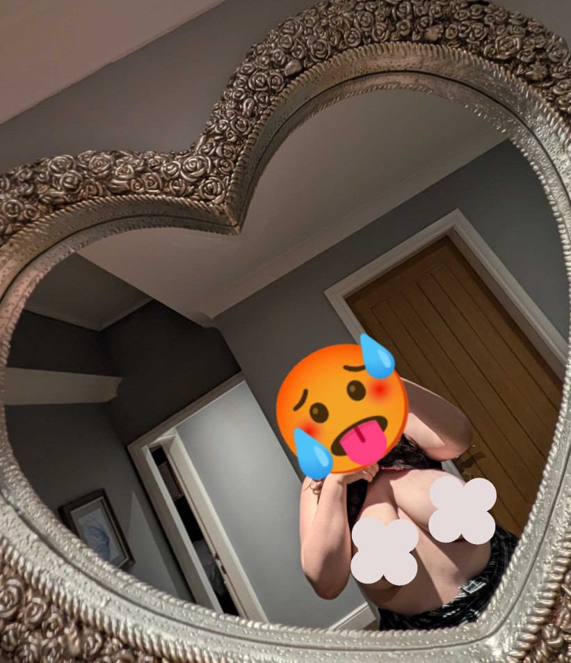 Graceful_Tits tweet media