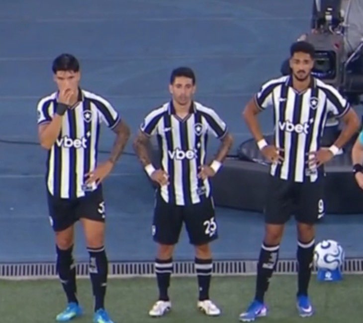 Joãozinho do bom dia ★彡 #BOTAFOGO tweet media