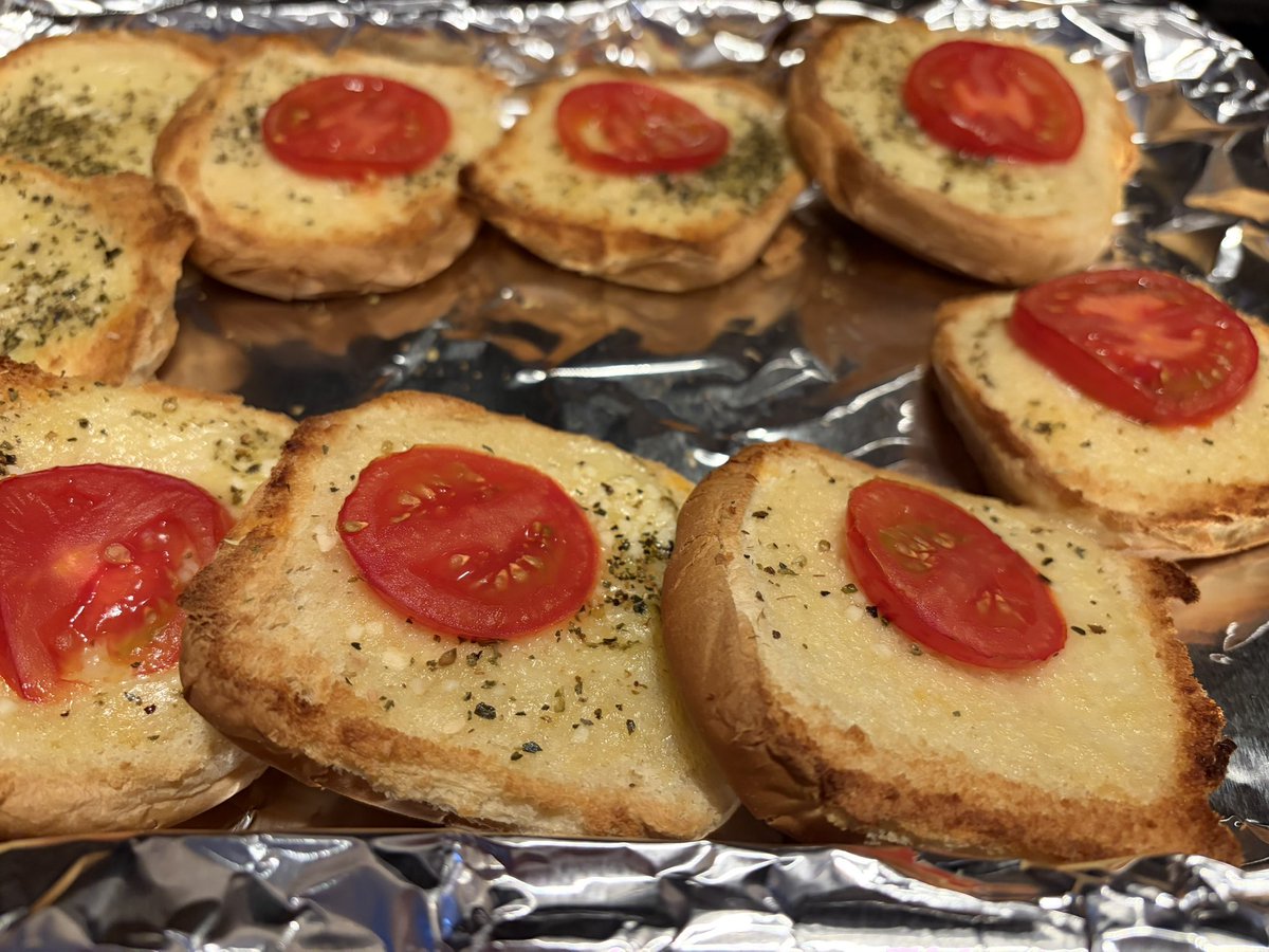 Fanta M. Friarini tweet media