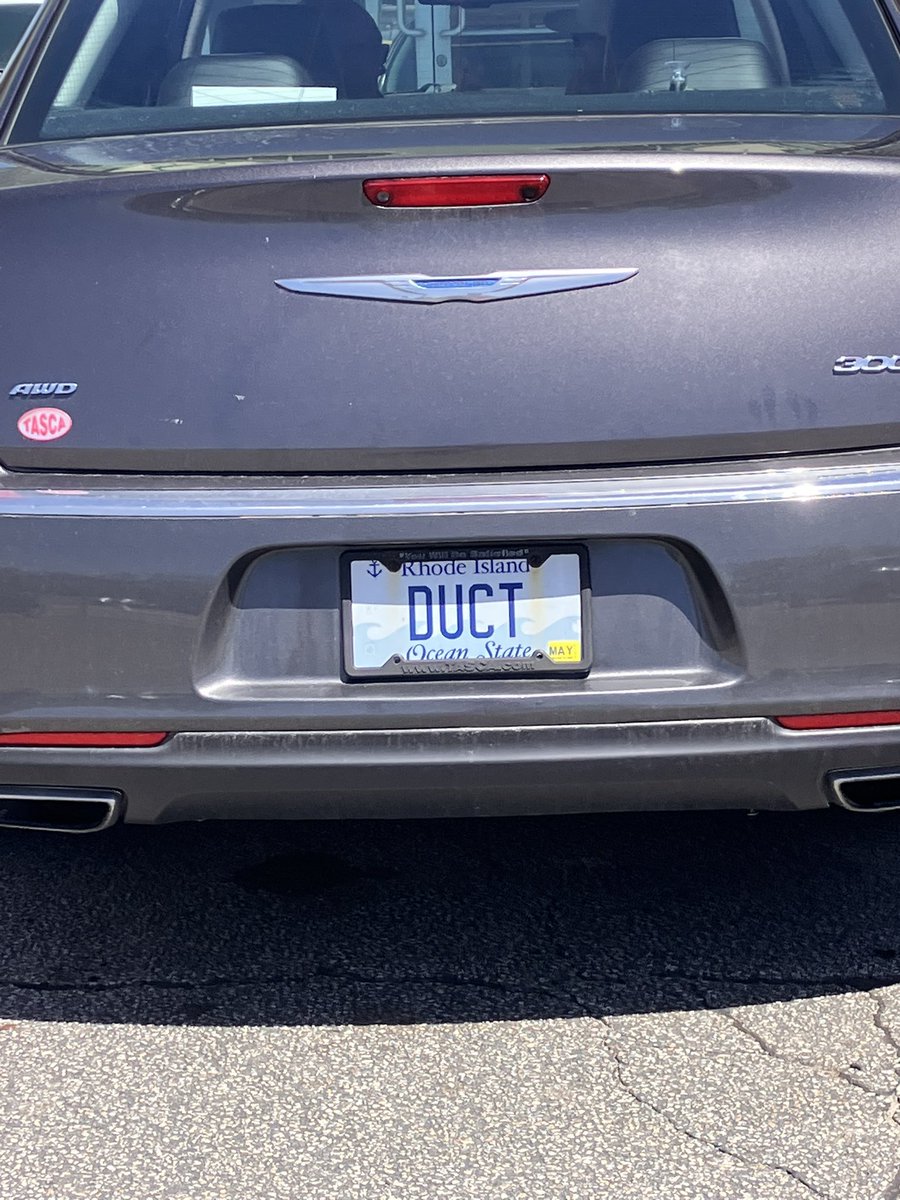 RI Vanity Plates tweet media