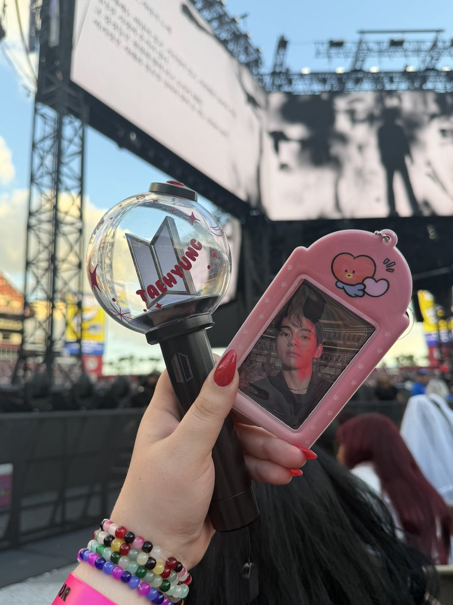 taylor ⁷ tweet media