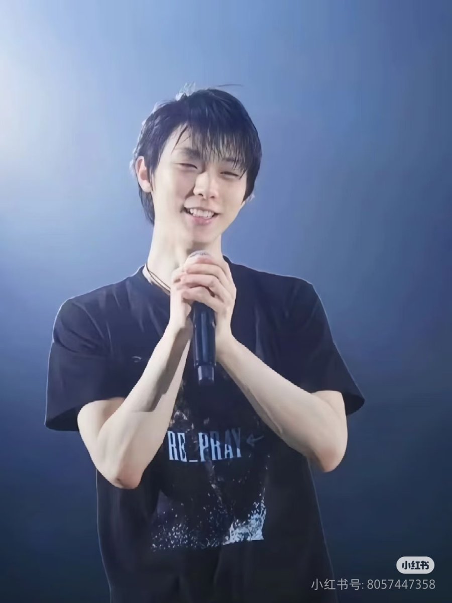 yuzurusuki1207's tweet photo. 父がパソコンとプロ仕様のヘッドホンを使って ＃羽生結弦 君の過去のアイスショーの動画を視聴しました😄私はそれを聞いてとても嬉しくなり❤️父に #プロローグ #gift #REPRAY などのブルーレイDVDを見せることにしました😁彼はきっととても気に入るだろうね（父もヘッドホン愛好家で、ゆづ君と同じね） https://t.co/ob3YR38Qo8