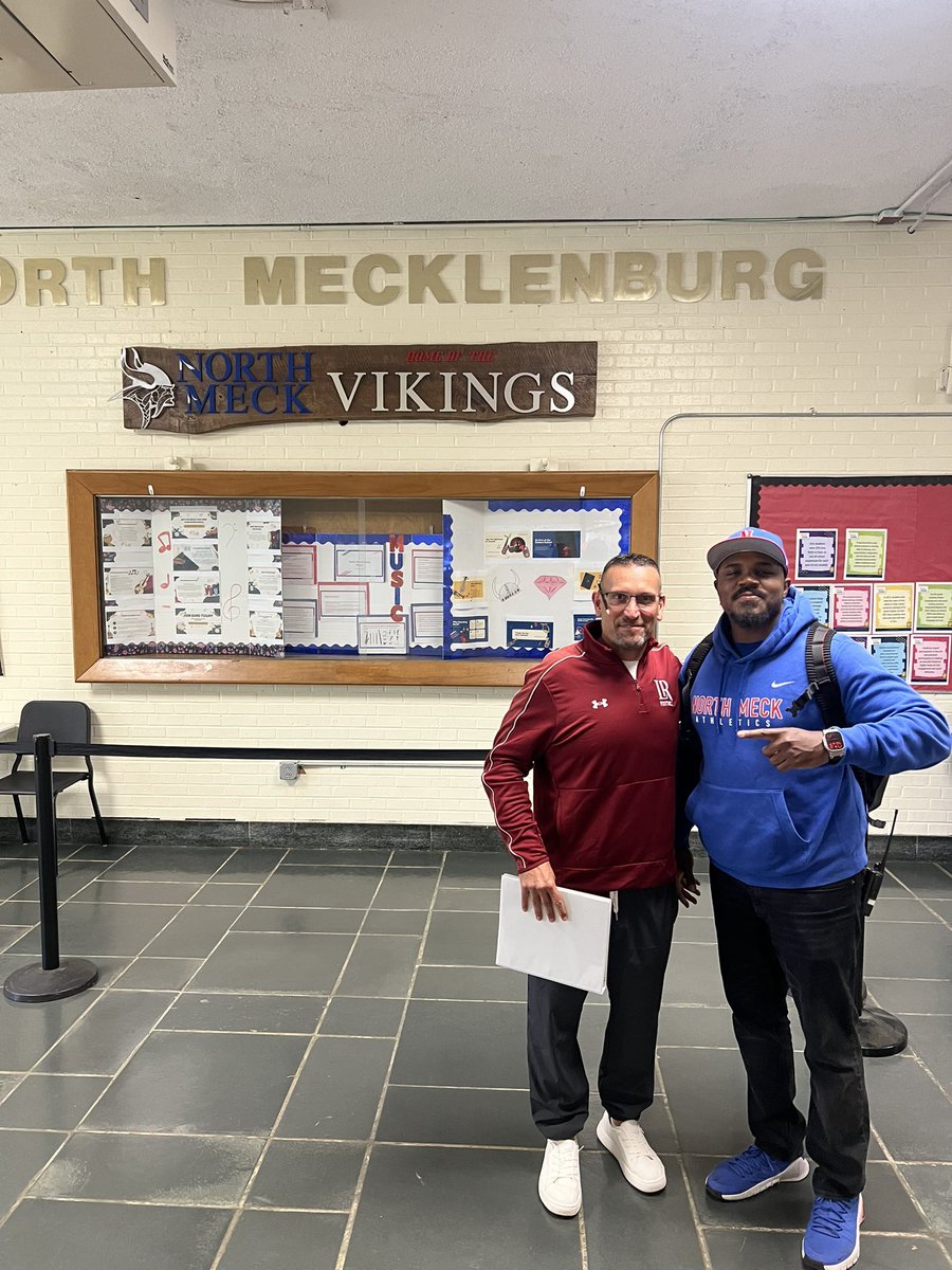 NorthMeckFB's tweet photo. Thank you to @LRBearsFootball &amp; @CoachO_13 for stopping by today to drop some gems &amp; talk some football with our guys today! We appreciate the visit &amp; we can’t to see you again! 🔴🔵

@CoachVereen @CoachBlakeOL @CoachHeath34 @coachmcdaniel23 @CoachDJHarrison @darian_oates https://t.co/wFG90HEkaN