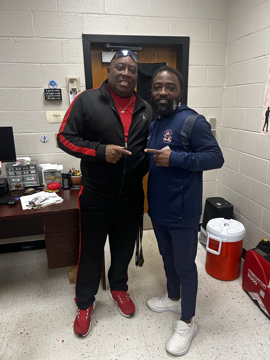 latroy_johnson's tweet image. Great visit with Bulldog Alum Head Coach Wayne Farmer and his C/O 27 Saints from @CalhounSaints. @SCState_Fb thanks you for your hospitality. #STATEofMind