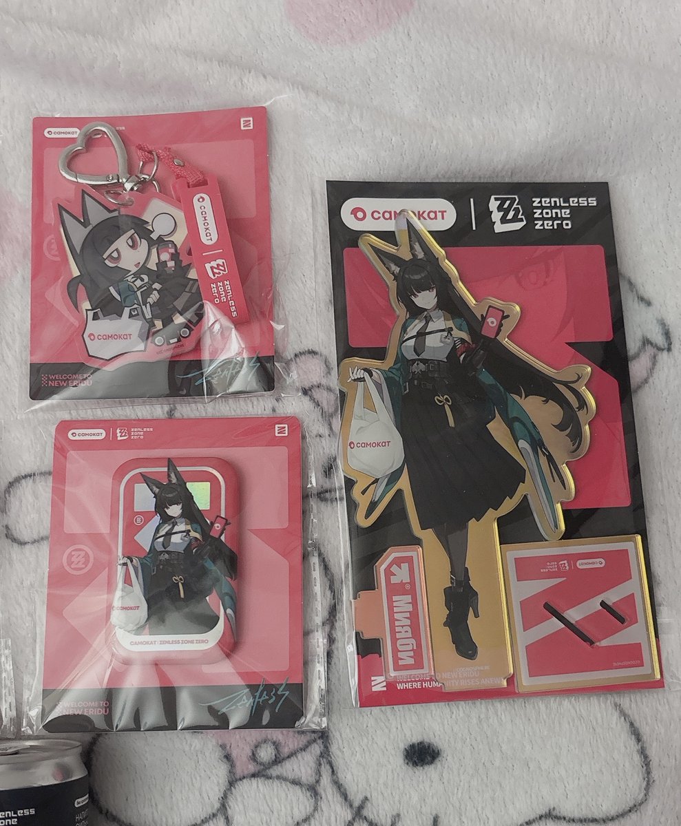 cunnysque's tweet photo. Guyyys another shitpost from me this time about the ZZZ collab with a samokat

I bought all the merch they had and honestly this is the first merch I've been able to grab from any collab we've had in this country, and I'm so happy about it!!
(the soda tasted bad) https://t.co/zlymsXTjFh