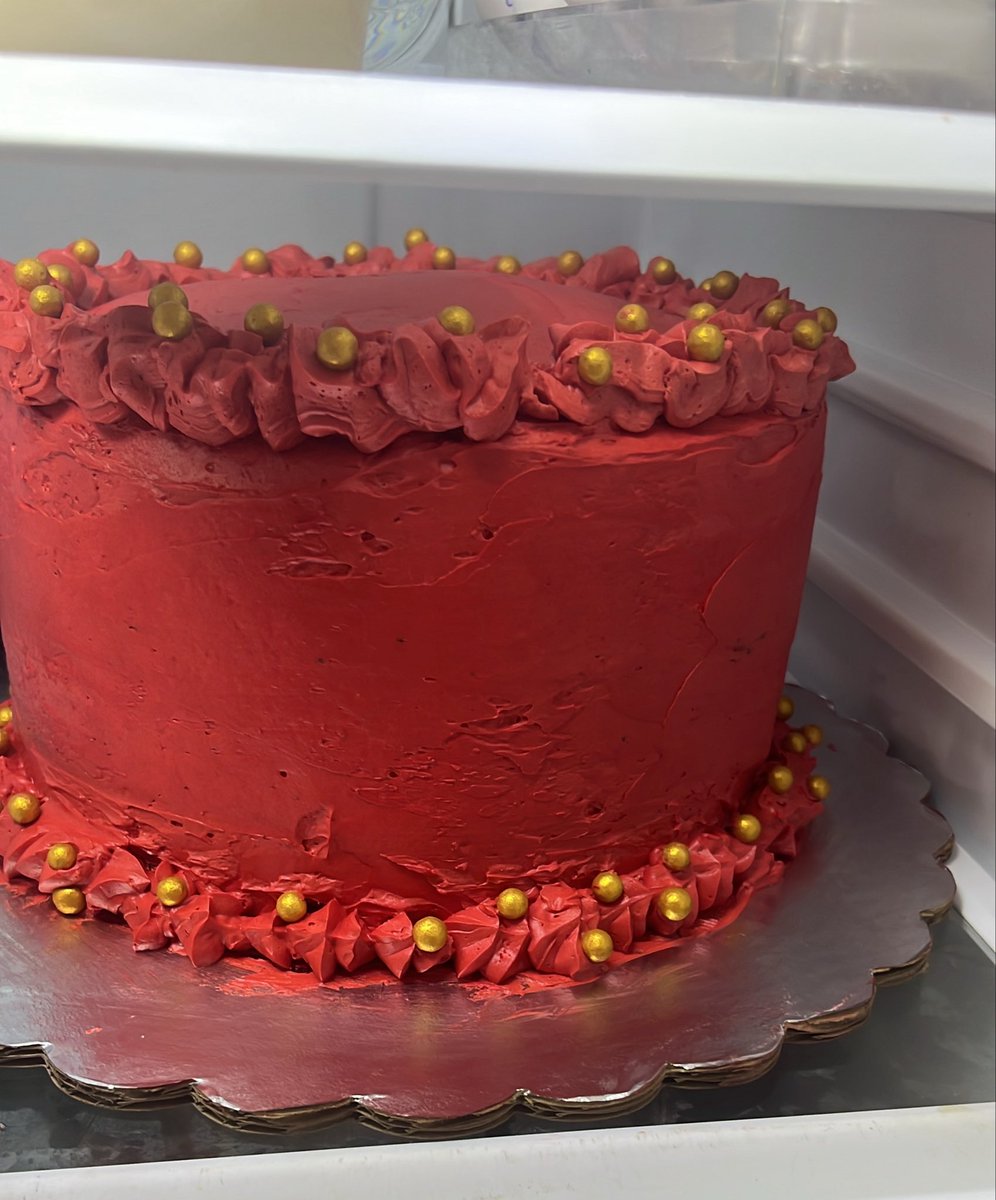 alexaa_____5's tweet photo. El mega pastel que le hice a mi suegra https://t.co/cf6QWmk5gU