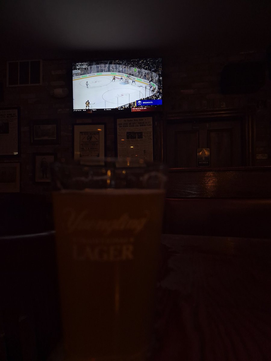 bilsy32's tweet photo. Just Landed in Boston for a few days! Landed too late to attend the Celtics game 🏀👀. But in for the Bruins game in 🏒 https://t.co/LNYBW7sOLc