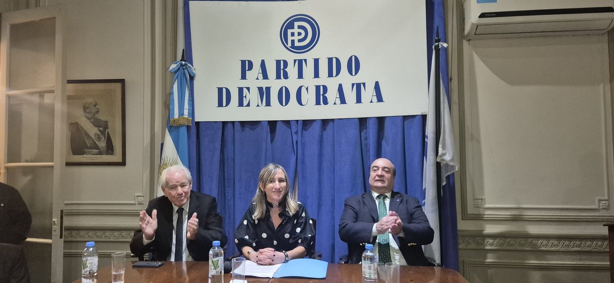 Mechi Llano tweet media