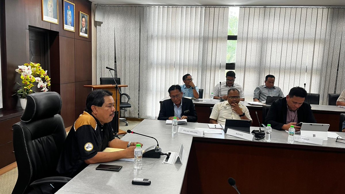 CSFJ_JKR's tweet photo. 27 April 2026 - Mesyuarat Penyelarasan CSFJ, Jurutera Awam Penguasa Jalan (JAPJ) &amp; Syarikat Konsesi Penyenggaraan Bil.2/2026 dengan kerjasama JKR Pulau Pinang selaku tuan rumah telah dilaksanakan bertempat di Bilik Mesyuarat Utama, Ibu Pejabat JKR Pulau Pinang. https://t.co/QB1rPAay5L
