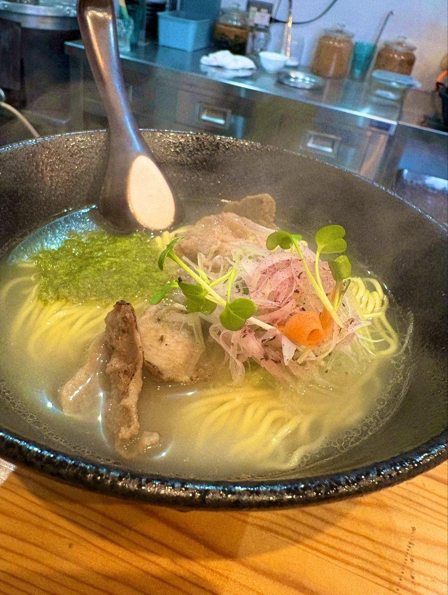 4/29(㊗️水) 隠れ家ラーメン屋coil コイル🍜11:30〜全¥800‼️替え玉¥100で大盛り❗️
まろやか牛スープ🍜✨
🟠醤油/味噌/ソルト/塩バジル/スパイシー/カレー＆上には柔らか牛タン✨‼️

お休みの方もいつも通りお仕事の方も.隠れ家coilのこっそり小さな空間
どんより曇り空☁️を吹き飛ばしたいラーメン🍜でね
