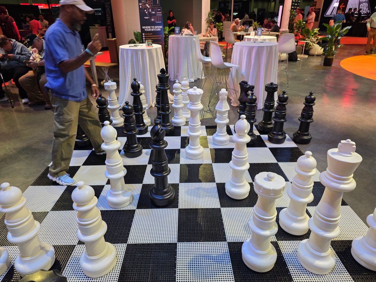 RicoMoneybags's tweet image. Got to sneak a quick checkmate in @TheBitcoinConf 
#BitcoinVegas $BTC @chesscom  #Chess