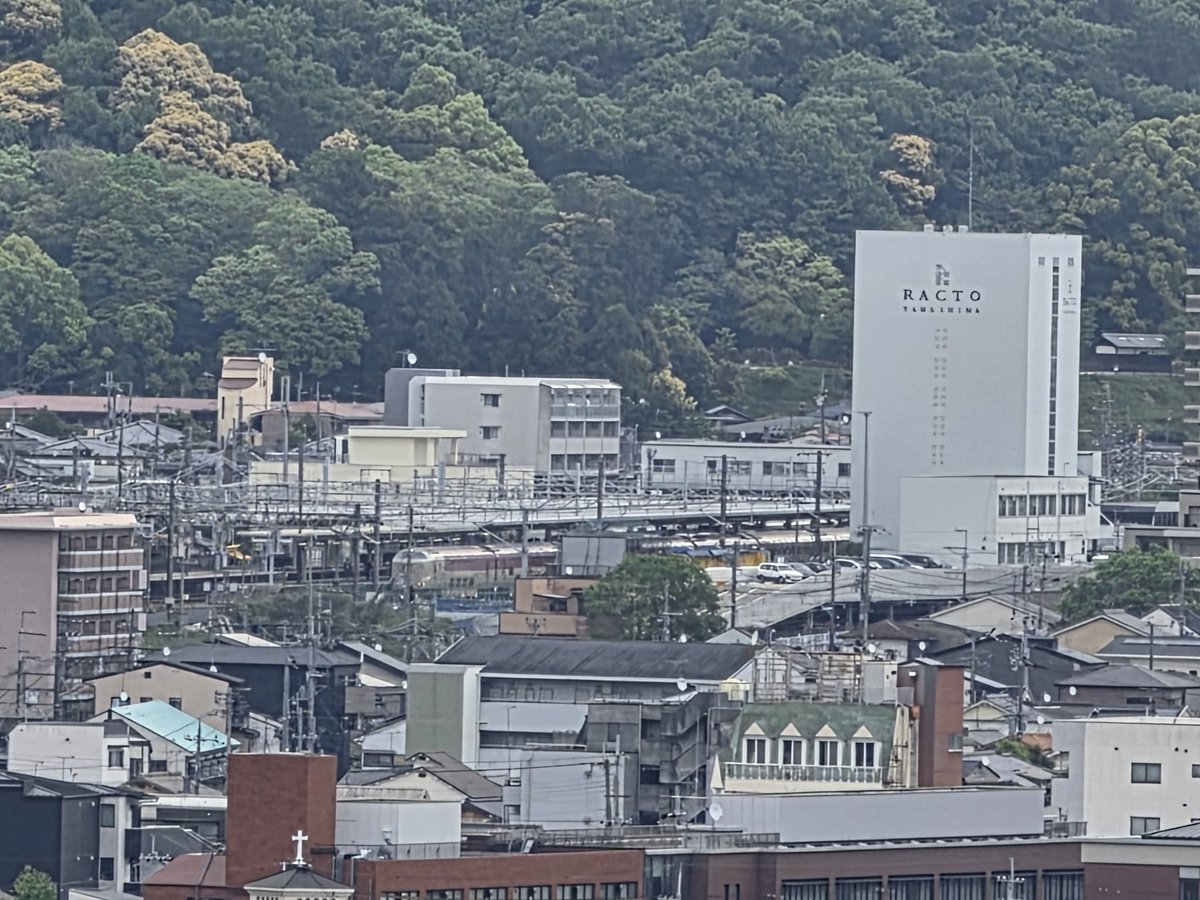 サンライズ回送は山科駅停車中(4/29)
