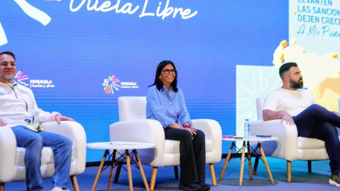 📢Delcy Rodríguez, reiteró que el primero de mayo habrá mejoras para los trabajadores del país aunque denunció que «hay quienes han creado sobreexpectativa» respecto a los esperados anuncios de incremento salarial.