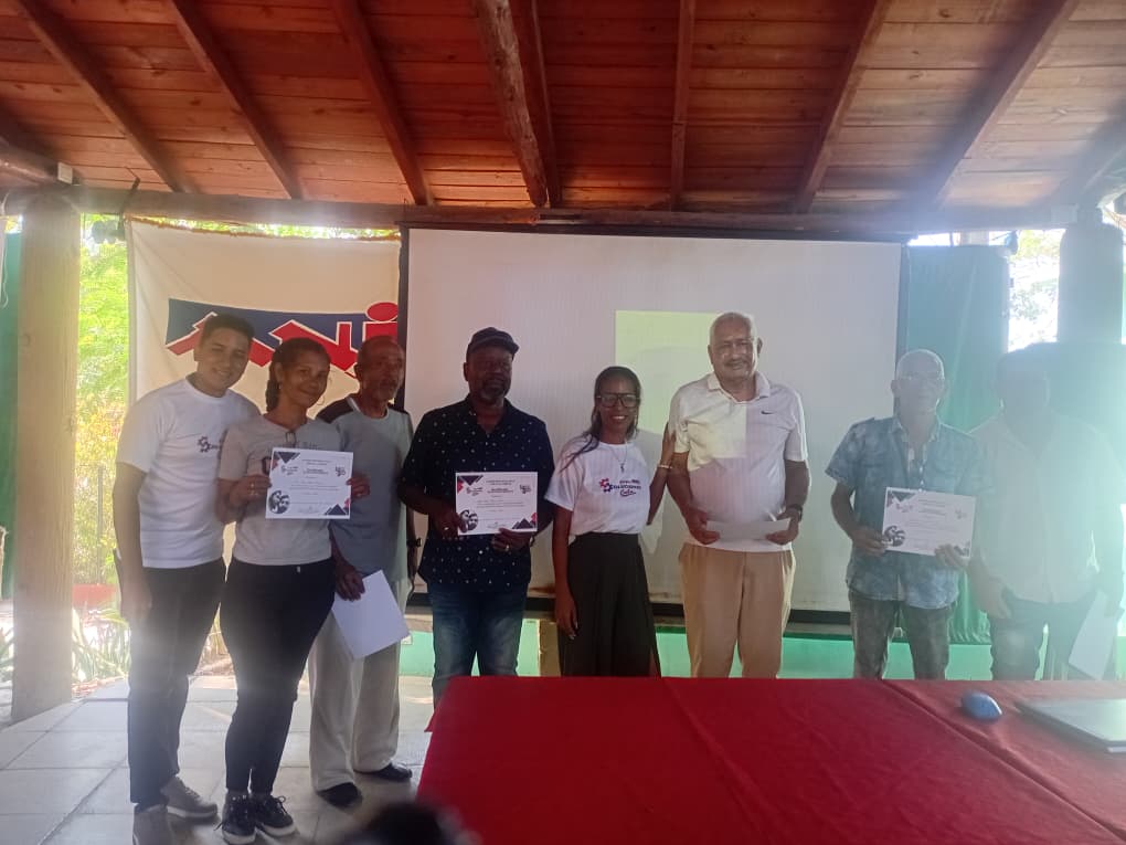 Chrishidalgz's tweet photo. En la jornada de hoy se realizó la IV Edición de la ExpoAnir "Soluciones Cuba" en el Municipio de la #HabanaVieja.
Relevantes e importantes los trabajos y soluciones que se presentaron. Donde primo la generalización de experiencias de los Innovadores.
#InnovarEsCrecer https://t.co/FgKev8pTYU