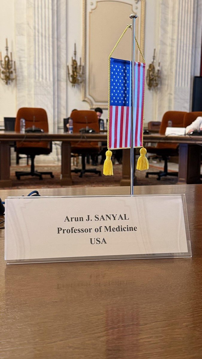 ArunJSanyalVCU's tweet image. Enjoying presentations at the Congress of the Romanian Association for Integrated Hepatology in the Palace of the Parliament in Bucharest, where I will speak about #MASLD and metabolic health on Wednesday. Met with GI trainees 1:1. bit.ly/4tG9B0E #livertwitter #romania