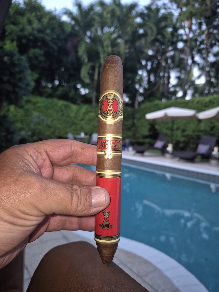 keepmovin2020's tweet image. Dessert is served.🎉🎈😎
#southflorida  🌞 🌴 🇺🇸
#CIGARLIFE 🔥💨