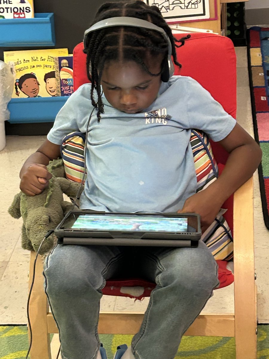 RCAELCPAT's tweet image. Tech time in Pre‑K means curious minds, focused faces, and learning that feels like play.

#CuriousMindsAtWork #LittleExplorers #LearningIsFun #PlayBasedLearning #PreKMagic #dph #pat