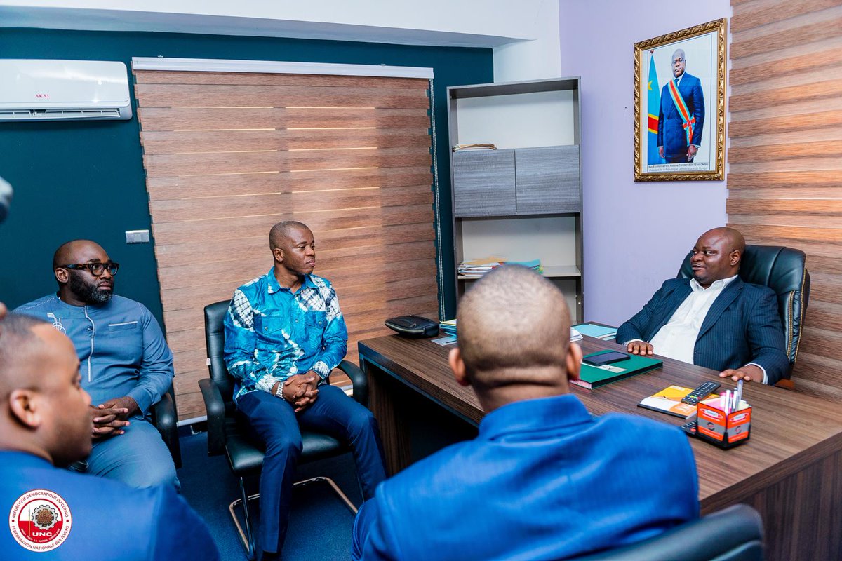 Dans l'un des bureaux de l'infatigable Sg Billy Kambale, la dynamique UNC–UDPS se renforce.
Avec les Pdt Yves Nswal et Yves Bunkulu Zola, la jeunesse s’alignent derrière la vision du Président Félix Antoine Tshisekedi Tshilombo.

<a href="/BunkuluYves/">Bunkulu Yves</a>