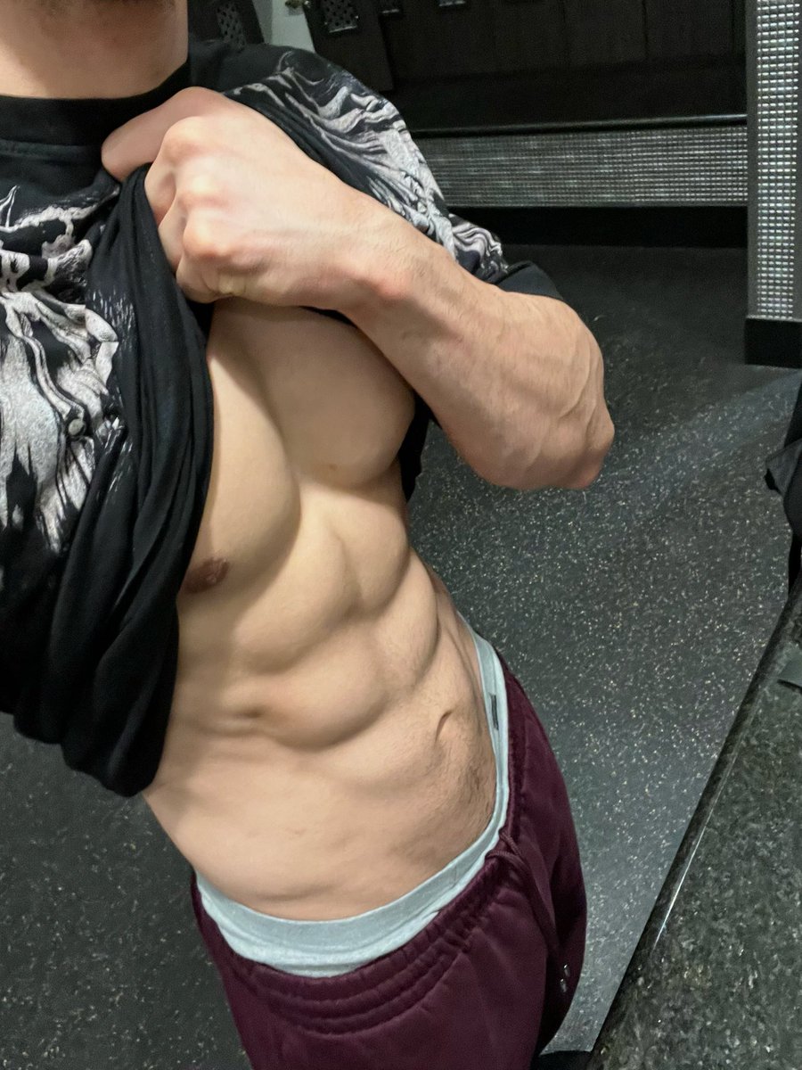 Randomlatino_'s tweet photo. 😶 https://t.co/x7vykxVS8v