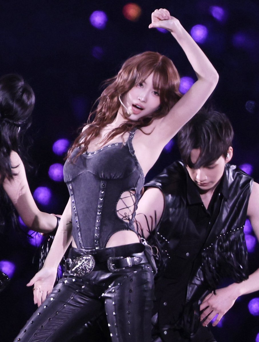 momo pics tweet media