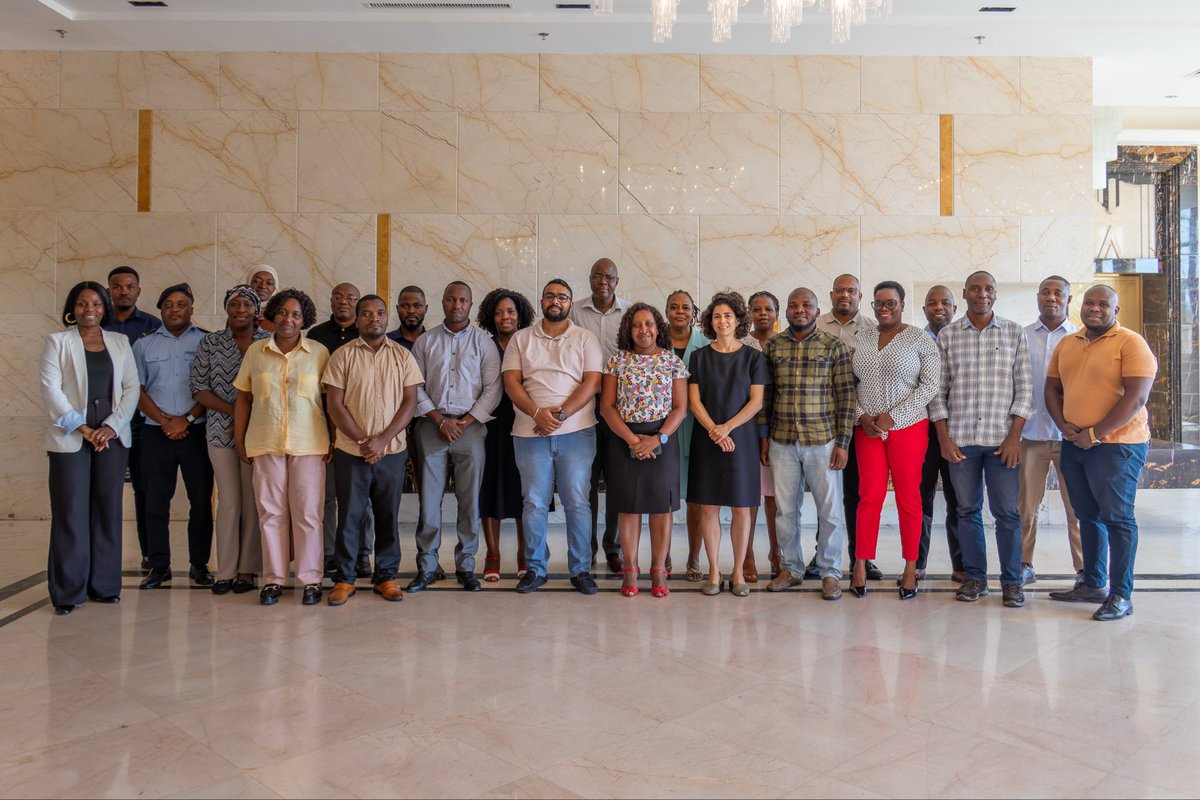 mpopat30's tweet photo. Over the past two weeks, @FAOMozambique &amp; MAFAP engaged with the Government of Mozambique 🇲🇿 to strengthen evidence-based ag policy 🌱

From training on public expenditure &amp; price incentives 📊 to supporting the new ag strategic plan 🧭—driving smarter, more aligned investment https://t.co/Gka1TmbwEw