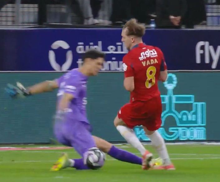 نواف tweet media