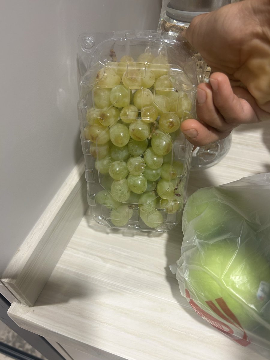 albotrs's tweet photo. @hunger_care هذا طلب من عندكم ياهنقر ستيشن فاكهه تالفه https://t.co/v5MuF5IrAW