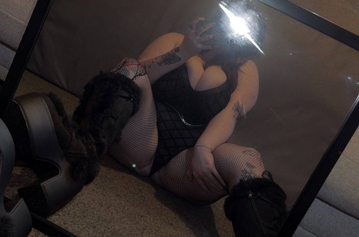 •✧MISSELLIE✧• tweet media