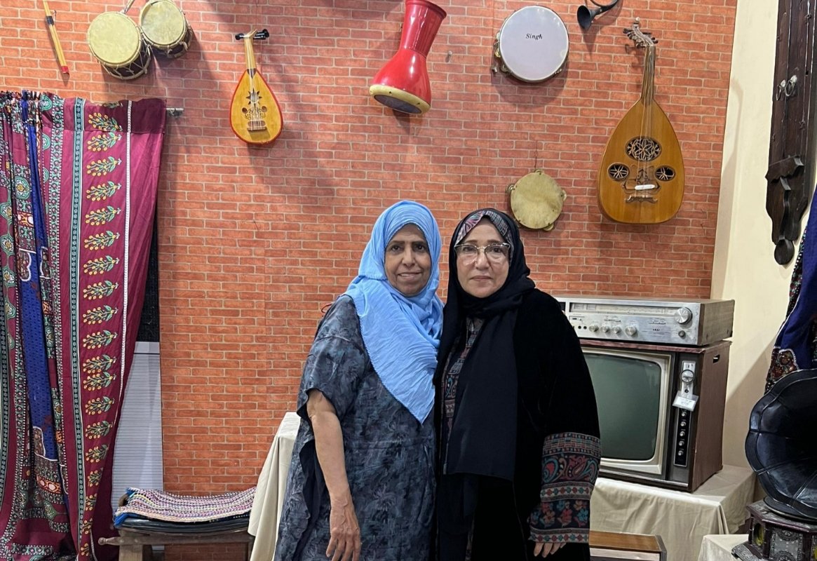 TourismYem's tweet photo. مديرة مجلس الترويج السياحي انتصار الهدالي تزور متحف البيت اليمني للموروثات الشعبية في عدن، وتطّلع على مقتنياته التي توثق جوانب من الهوية اليمنية وتبرز العمق الحضاري للبلاد.

▪︎ الهدالي أشادت بدور المتحف في حفظ التراث الوطني، مؤكدة أهمية المبادرات الفردية والشراكة بين القطاعين العام والخاص لصون الموروث الثقافي وتعزيز القطاع السياحي.