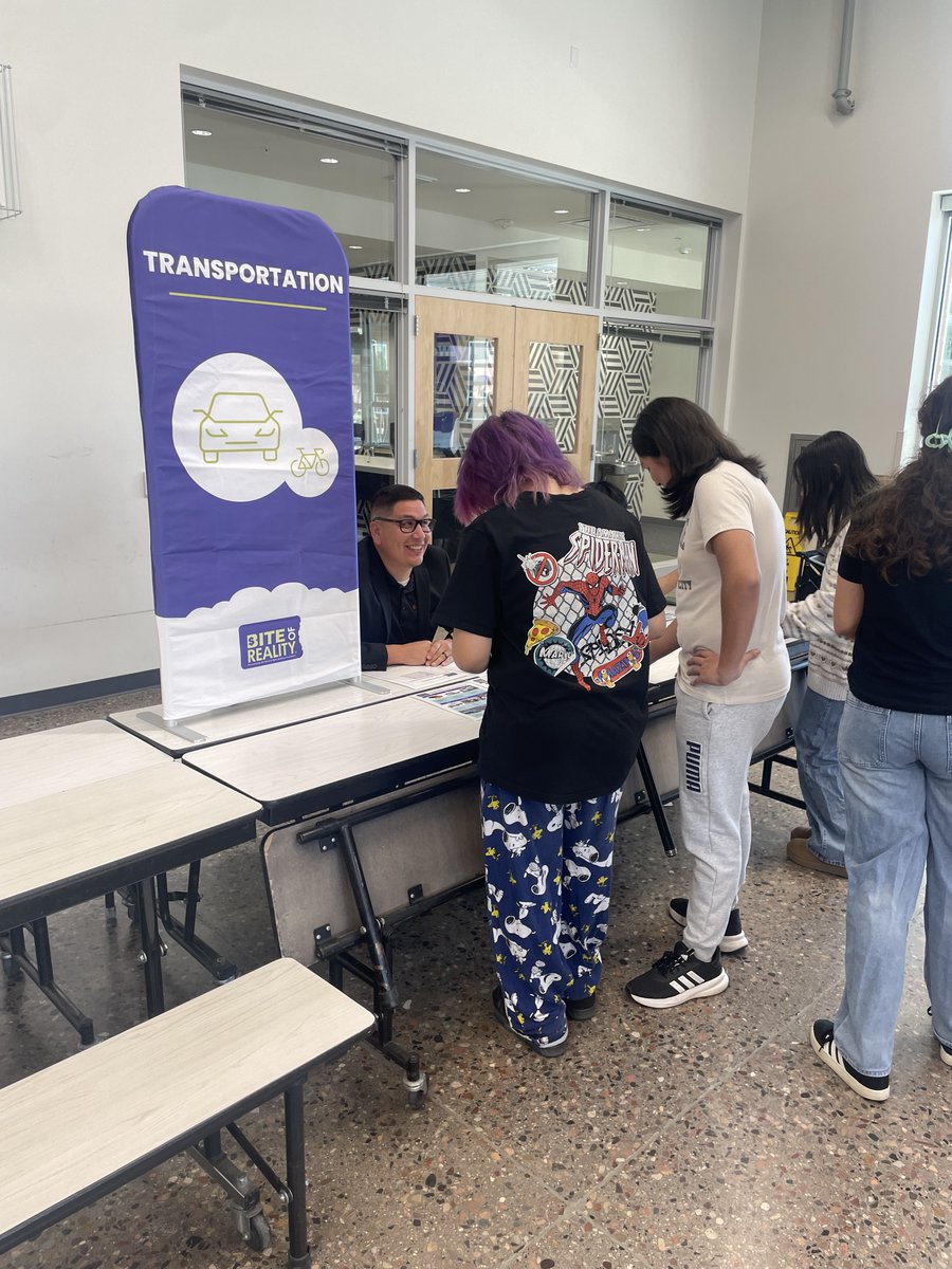 TruWestCU's tweet image. Great energy at today’s #BiteofReality simulation at @McKemyAcademy in Tempe! Students showed real enthusiasm and insight about money management early on.
@VantageWestCU @FirstCU @CopperStateCU 

#CreditUnionDifference #TeachKidsMoney #FinLit