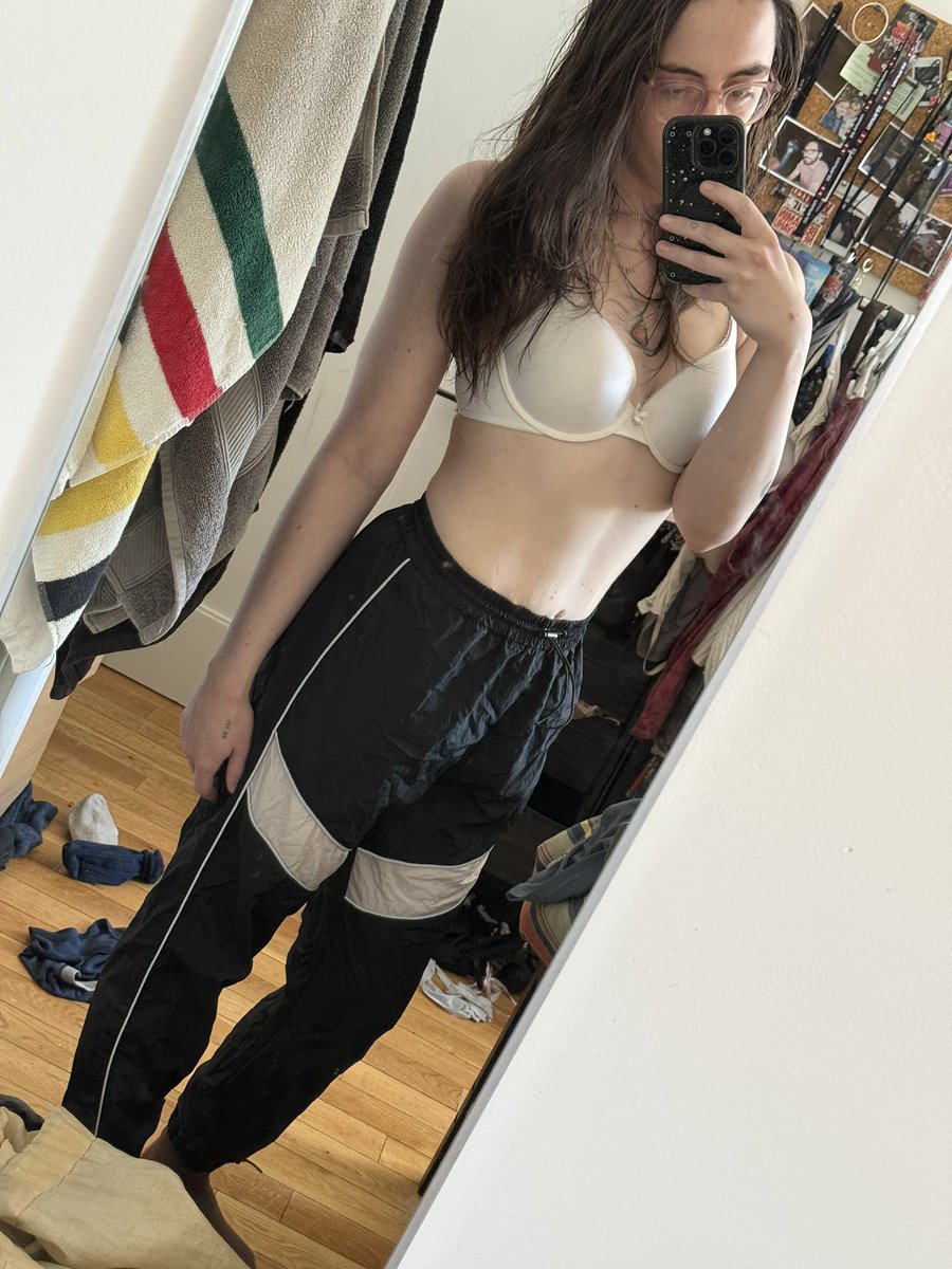 Lily Rivers tweet media