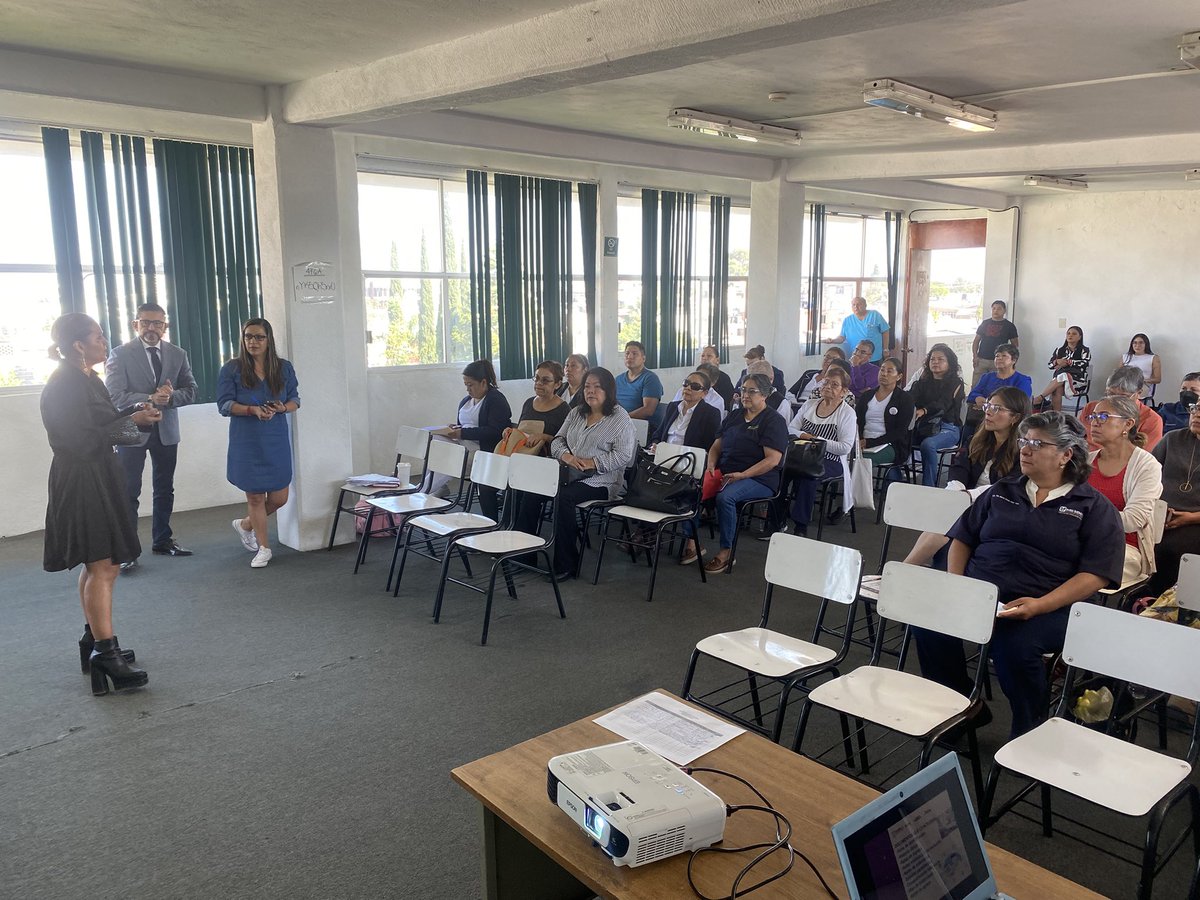 cesamedpuebla's tweet photo. Personal de la @cesamedpuebla y del #IMSS San José impartieron pláticas sobre Expediente Clínico, Responsabilidad Médica, Normas Oficiales Mexicanas en Salud e Infarto Agudo al Miocardio a #ProfesionalesDeLaSalud de la Jurisdicción 6 de @SaludGobPue 
@armentapuebla_ @DrEspidio https://t.co/V3mi7f6vfe