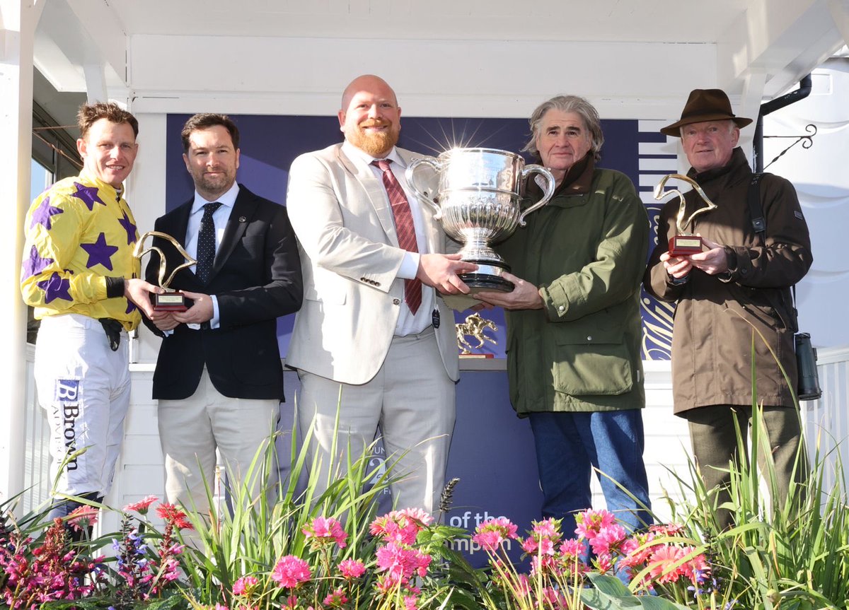 WillieMullinsNH's tweet photo. IL ETAIT TEMPS lands the Grade 1 William Hill Champion Chase at Punchestown 🏆🌟 A brilliant ride from @PTownend for owners Hollywood Racing &amp; Barnane Stud 👏

Congratulations to owners, groom Adam &amp; our fantastic team at home 💜💛💜💛

📸 Caroline Norris https://t.co/CxRoKh4MYO