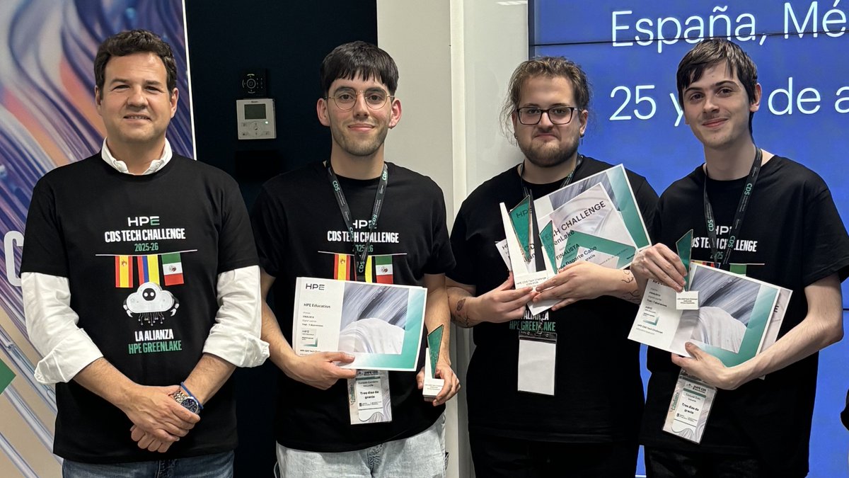 HPECDS_ES's tweet photo. 🏆 La gran final del #TechChallenge se celebró este fin de semana en nuestra sede de Las Rozas. ¡Enhorabuena a los ganadores del @IESSanClemente, de Santiago de Compostela! 👏 Más allá de la competición, nos quedamos con la energía, el trabajo en equipo y el gran ambiente vivido. https://t.co/GhAsFgcUo5