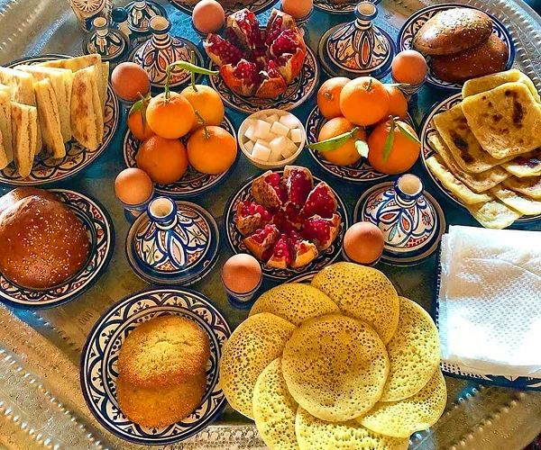RahffMansour's tweet photo. Voici l'histoire du Maroc 😍🇲🇦😍
#comida #marruecos #cuscus https://t.co/80Rr7wl9oS
