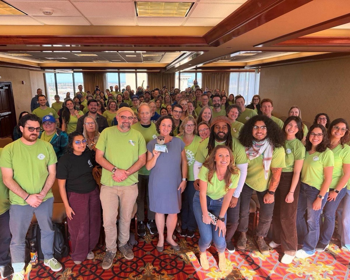 Katie Porter tweet media