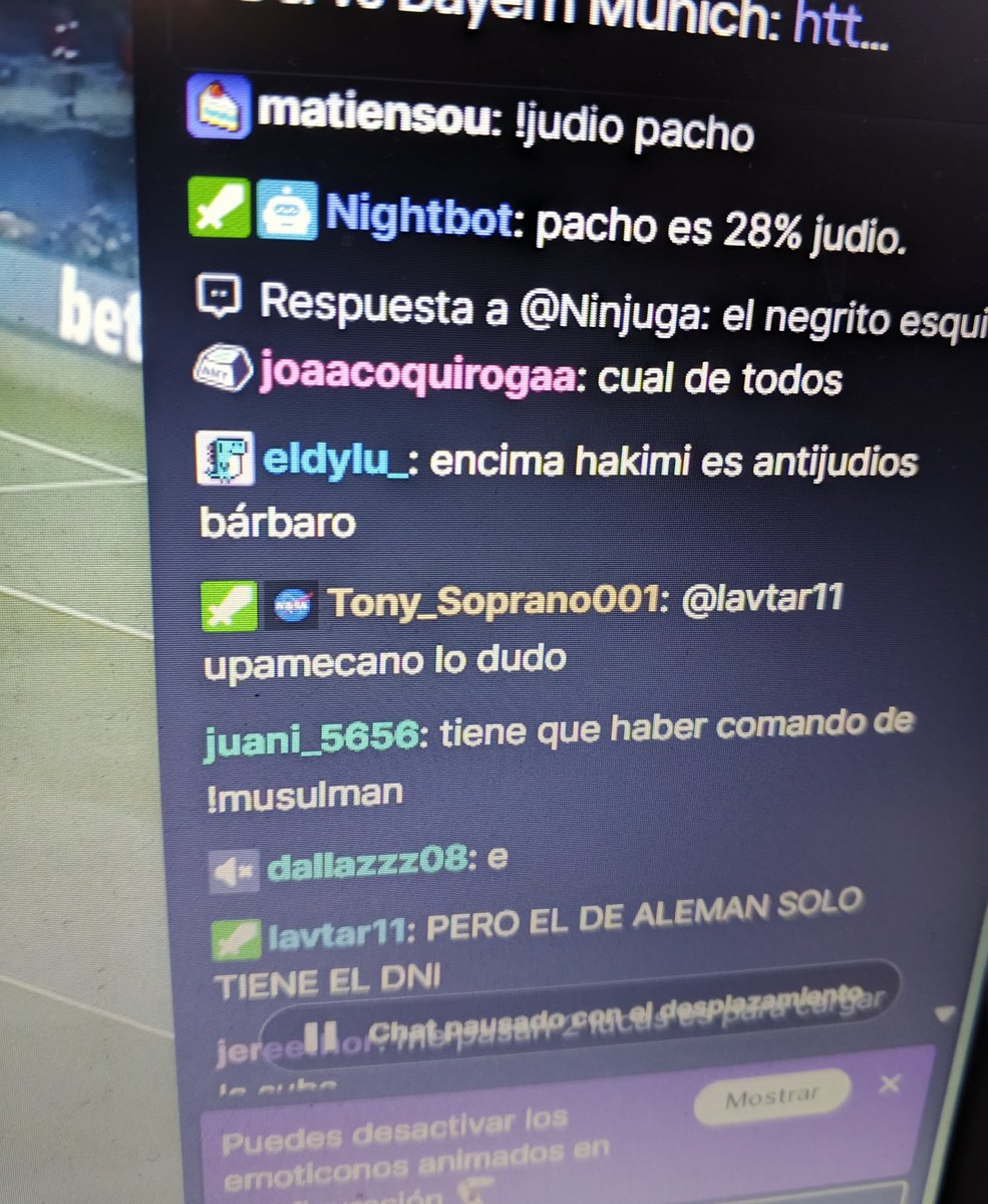 muy concentrados en el partido está la gente del chat