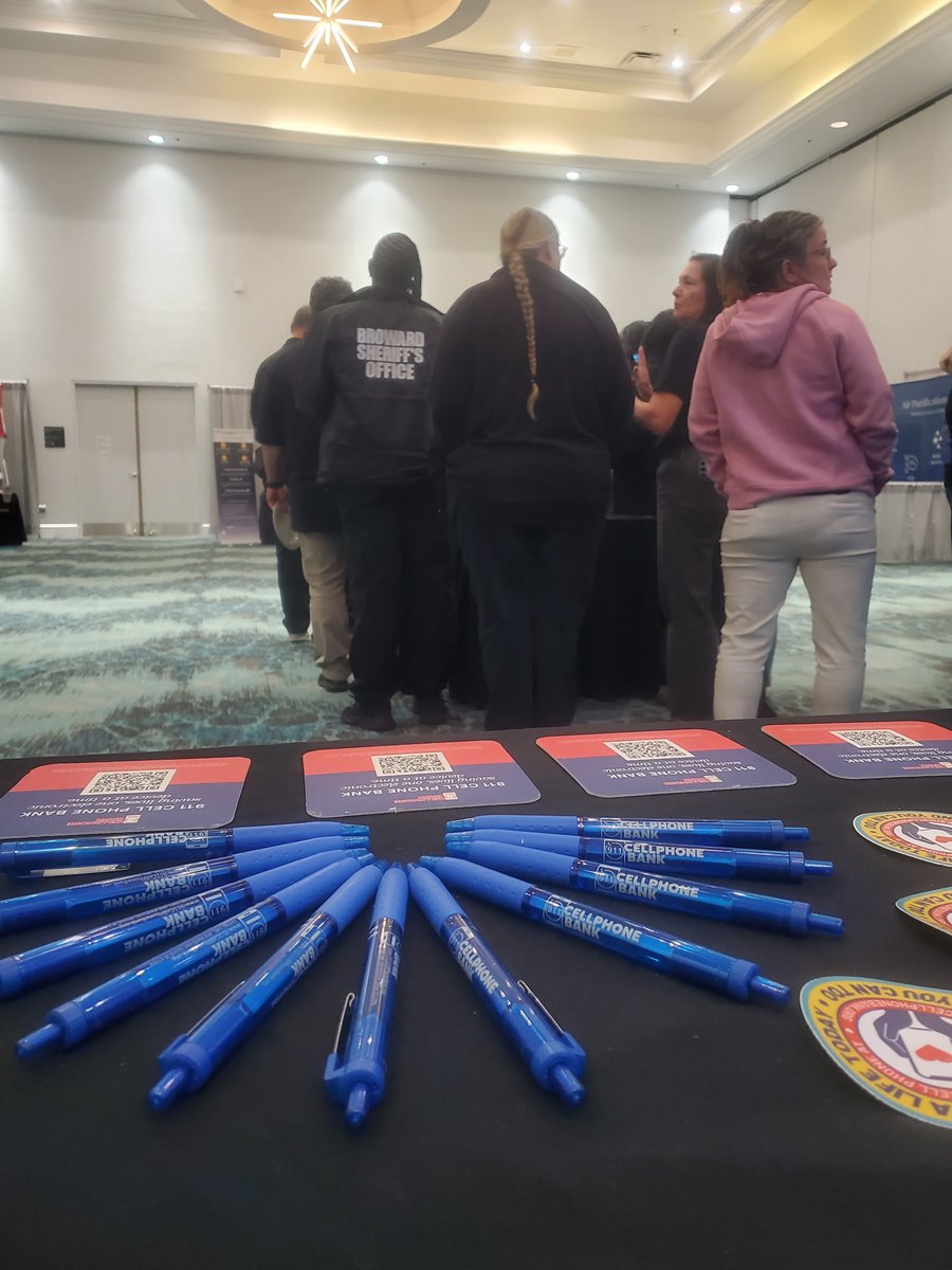 911 Cell Phone Bank tweet media