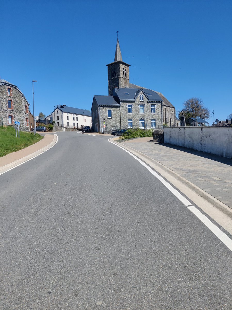 metro67_driver's tweet photo. @PerseusLeGrand Tout à fait. La Roche en Ardenne (entre autres) est un coin superbe. 🇧🇪🇧🇪🇧🇪🇧🇪🥳 https://t.co/6d4g2Srj3W