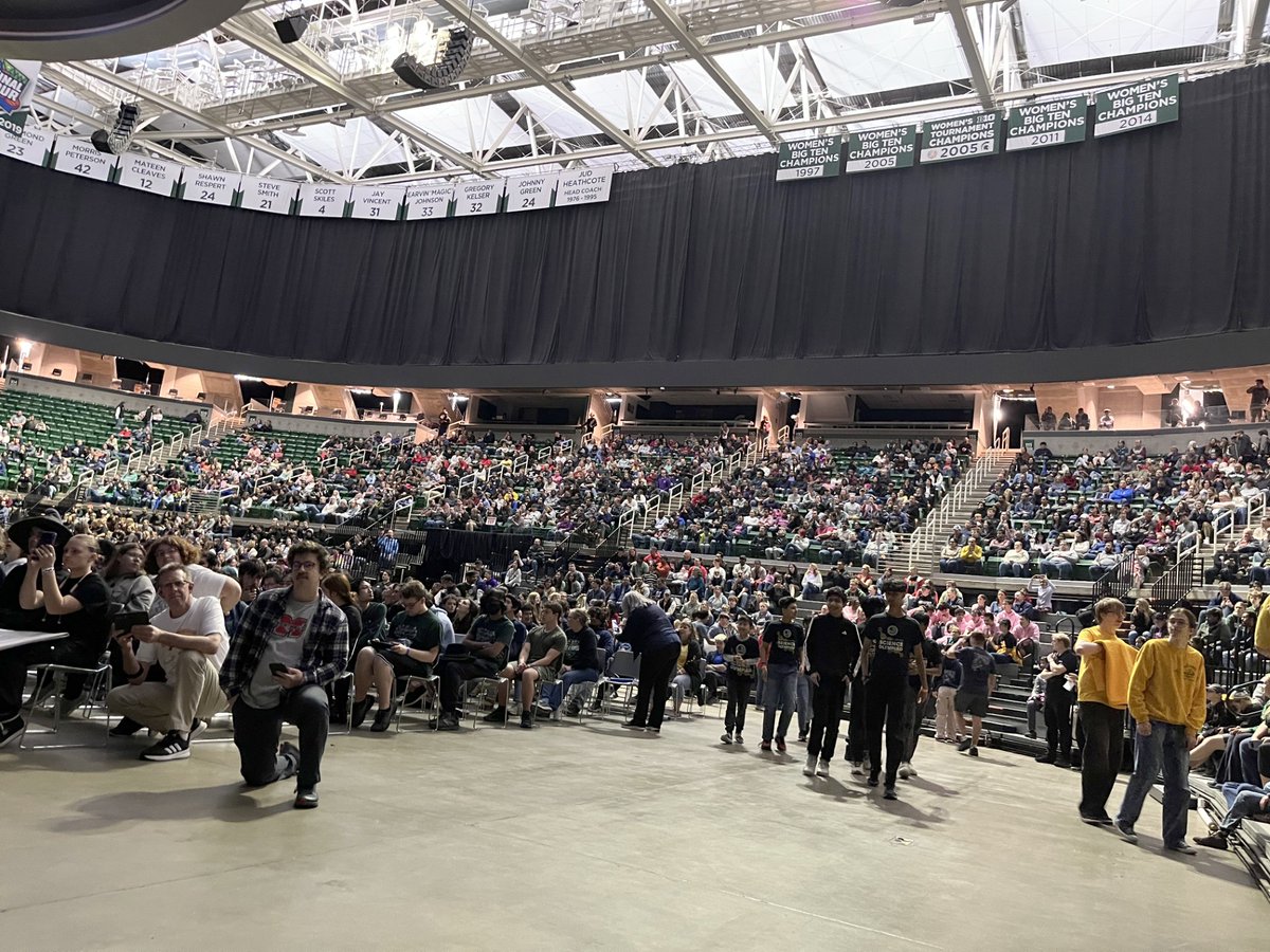 MSUEngage's tweet photo. That's a wrap on the 44th Annual Michigan Science Olympiad! 👩‍🔬🧑‍🔬Thank you to our medal presenters and speakers for representing and supporting the science community and for helping us celebrate the achievements of students across Michigan! https://t.co/JMSw3U58Qk