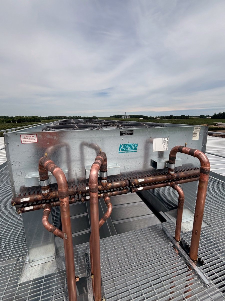 KeepriteRefrig's tweet photo. KeepRite Refrigeration's Large Air Cooled Condensers are available in 1 to 14 fan models, in single and double width, with vertical or horizontal air discharge for limitless installation and application opportunities.
https://t.co/7SO6KsrRfm https://t.co/ykwdZpIpGS