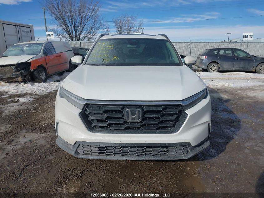 _owula's tweet photo. HOT CAKE ALERT!🚨 

2023 Honda CRV Sport
Clean title 
Sunroof 
30k miles only 

180k cedis including shipping https://t.co/bVlOTaArjW